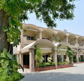 Hotel Blue Jay Tourist Complex Samalkha Exterior foto